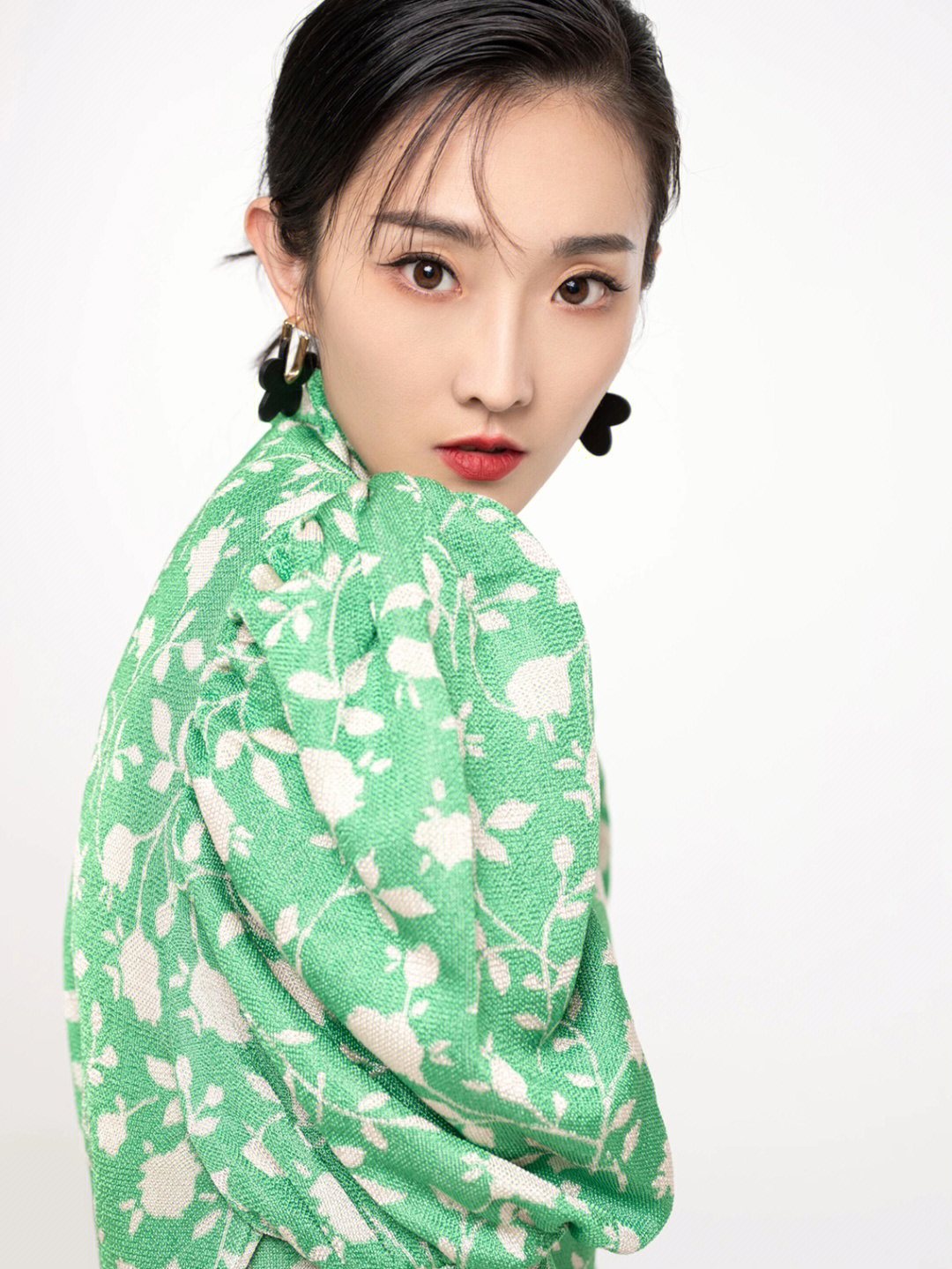 摇演员，职业还是娱乐现象？探讨其背后的真相